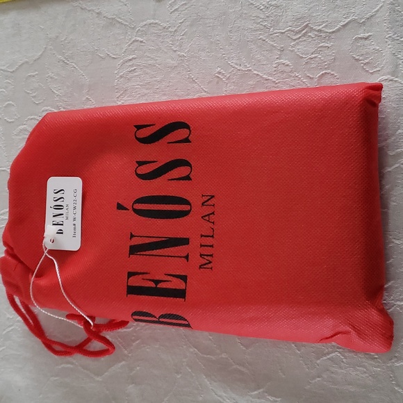 HOST PICK. NWT. Benoss Milan Small Carrying Soft Leather Purse/Wallet - Picture 6 of 6